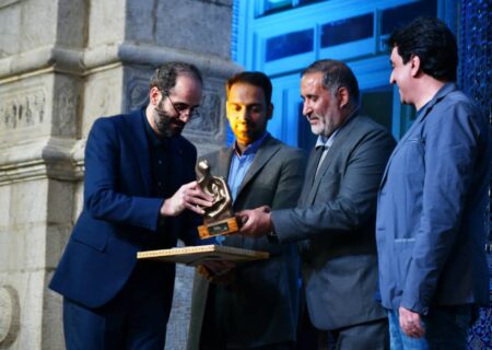 گزارش تصویری چهارمین شب هفته هنر انقلاب و معرفی چهره‌های موسیقی و شعر