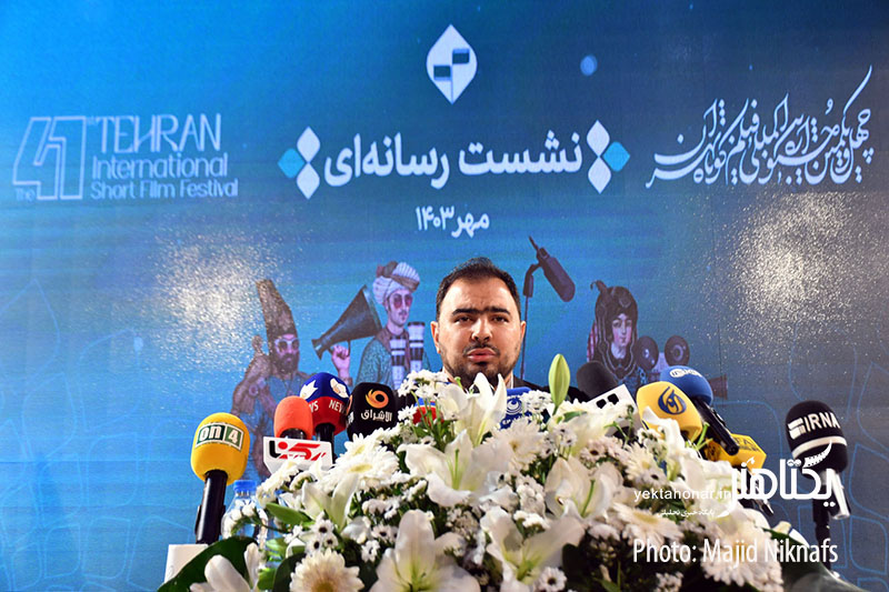 با ایسفا تعاملی نداشتیم/ اگر کسی با من رفیق است باید از فیلمسازی محروم شود؟