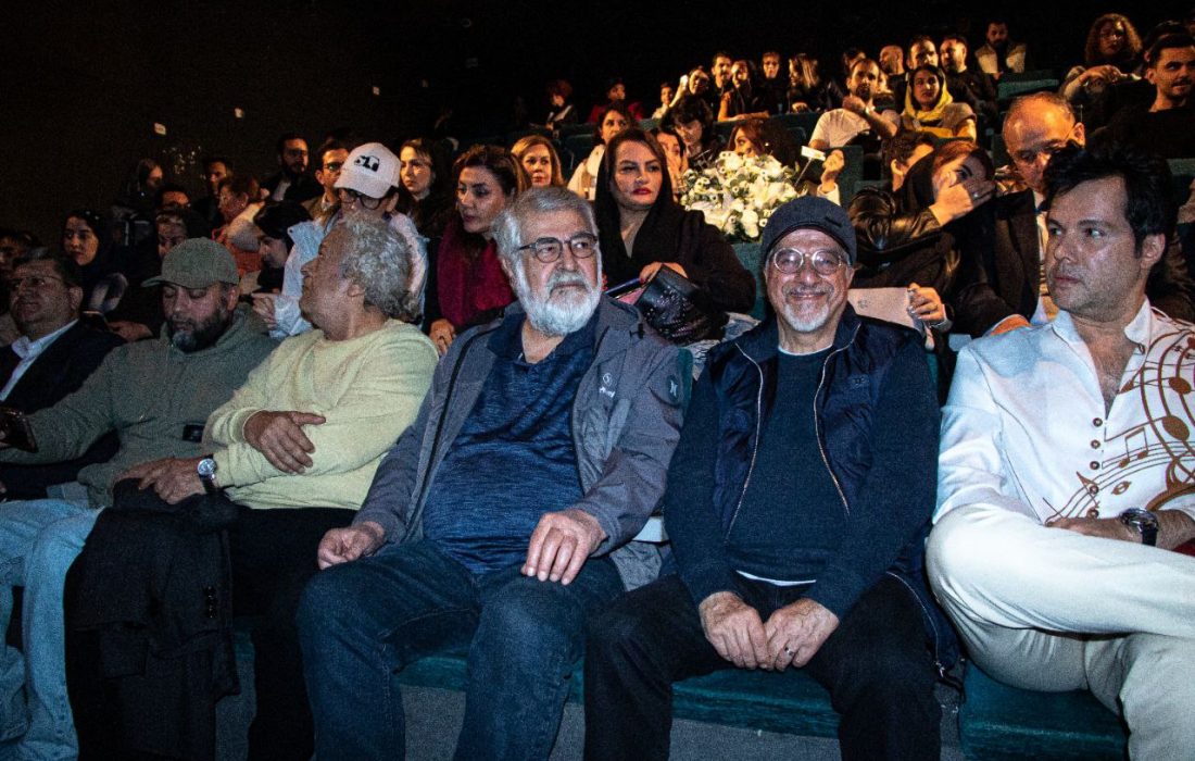 تماشای «من کشی» با علیرضا خمسه و سروش جمشیدی