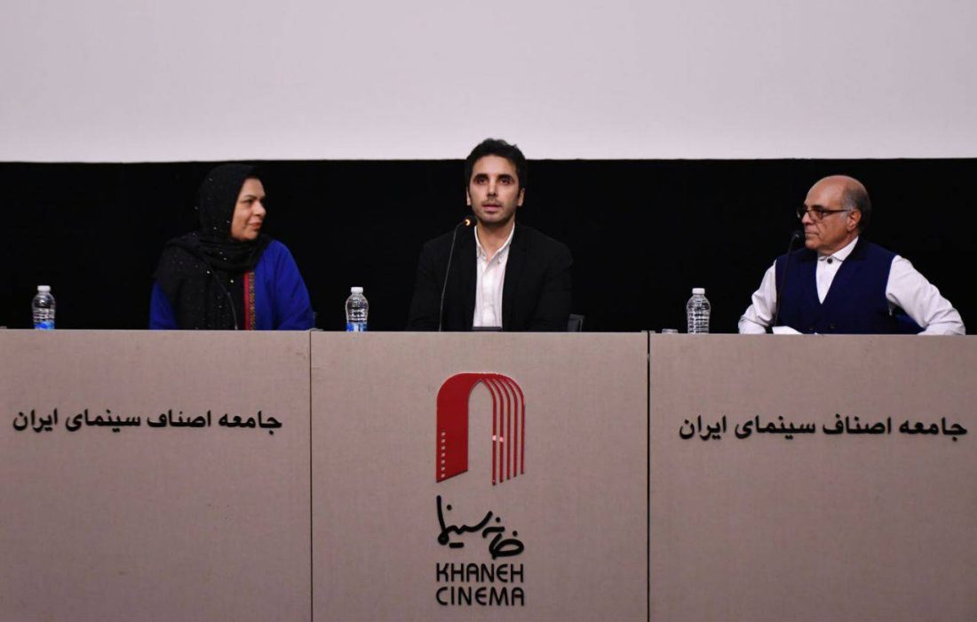 یک عاشقانه ناآرام در نمایش یک فیلم مستند در خانه سینما