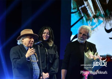 افتتاحیه جشنواره فیلم فجر/ از جشن تولد سیروس الوند و انزاوی او تا پخش کلیپ هوش مصنوعی خسرو شکیبایی