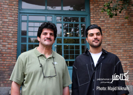 رسول خادم و سینا مهراد نمایشگاه «تَن‌پوشِ پهلوان» را افتتاح کردند