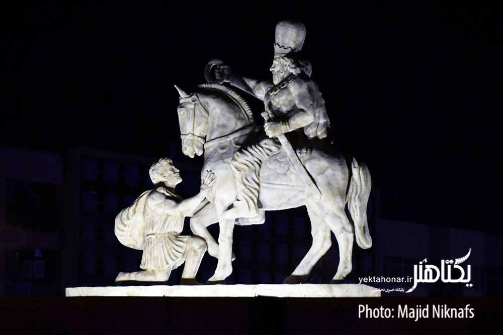 تغییر نماد حجمی میدان انقلاب/ دوسالانه کاریکاتور پس از ۸ سال بازگشت