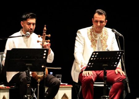 کنسرت گروه قمر با صدای مصطفی جلالی‌پور در تالار وحدت